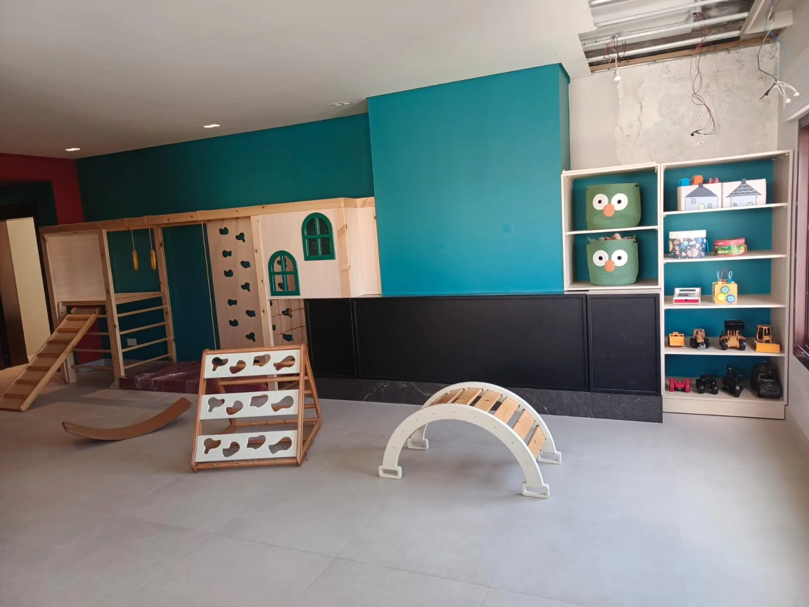 مجموعة تسلق مونتيسوري (مثلث بيكلر + قوس + لوح توازن) - Montessori Climbing Set